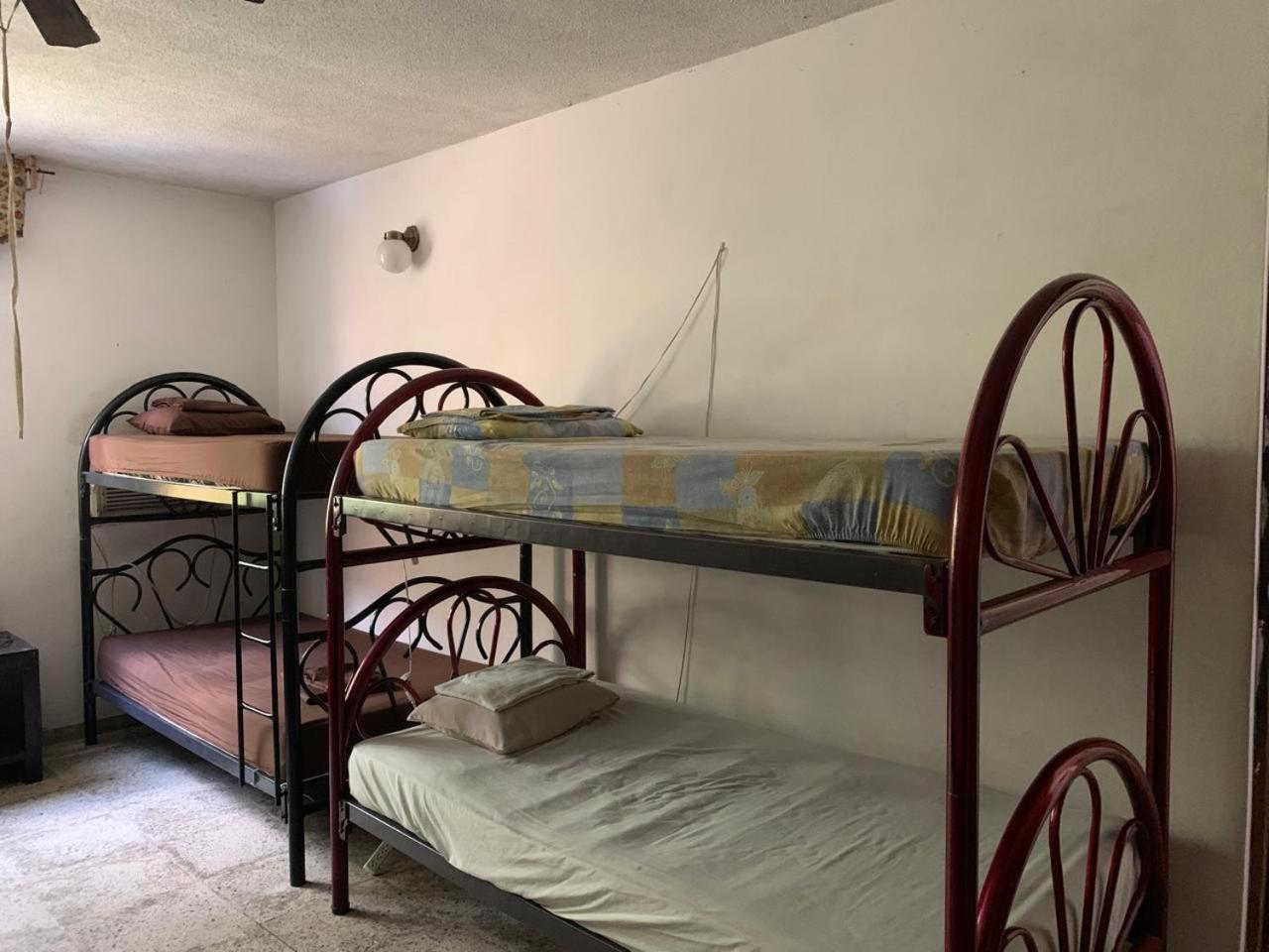 Hostal Cumbres De El Salvador Pensión *