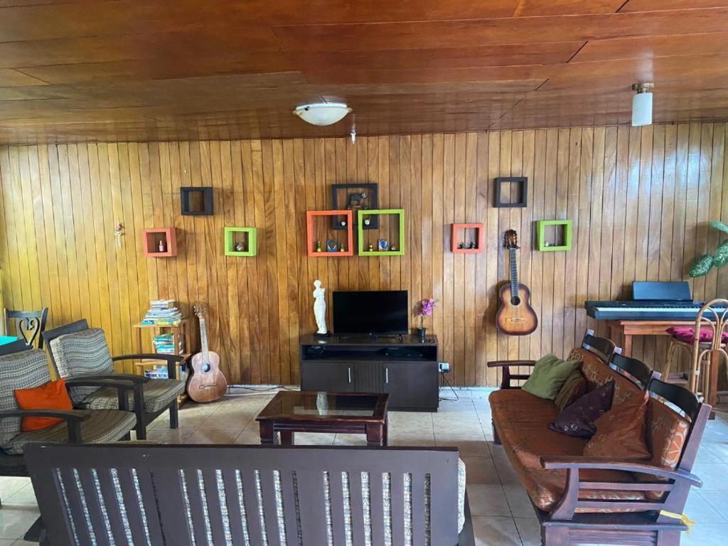 Hostal Cumbres De El Salvador Pensión San Salvador